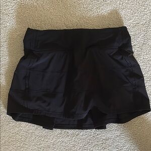 Lululemon women's black pace rival mid rise skirt size 2
